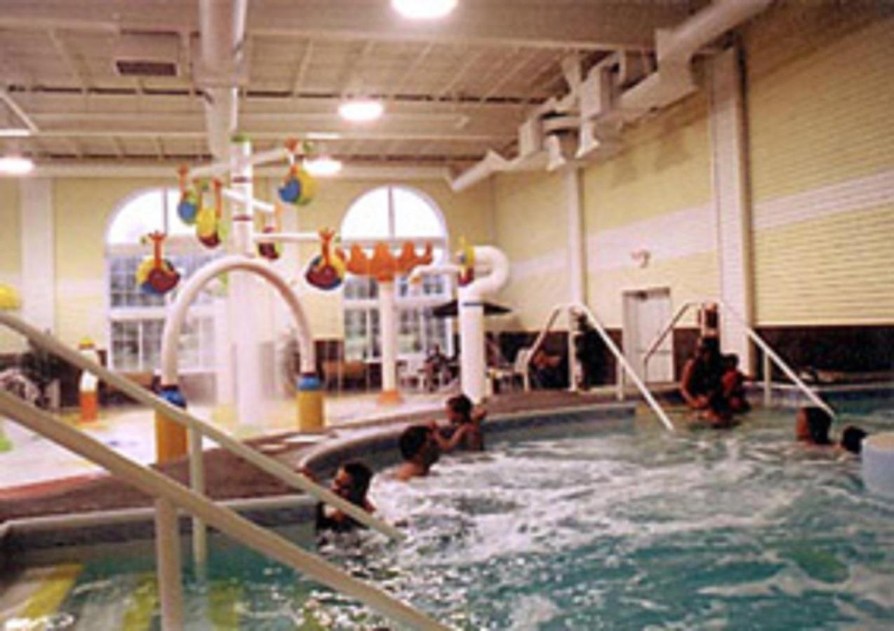 Grand Mackinaw Beachfront And Waterpark Mackinaw City Luaran gambar