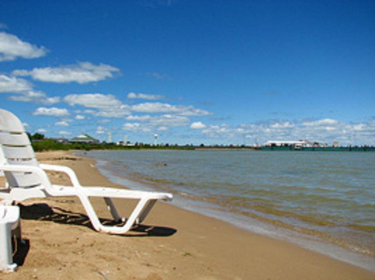 Grand Mackinaw Beachfront And Waterpark Mackinaw City Luaran gambar