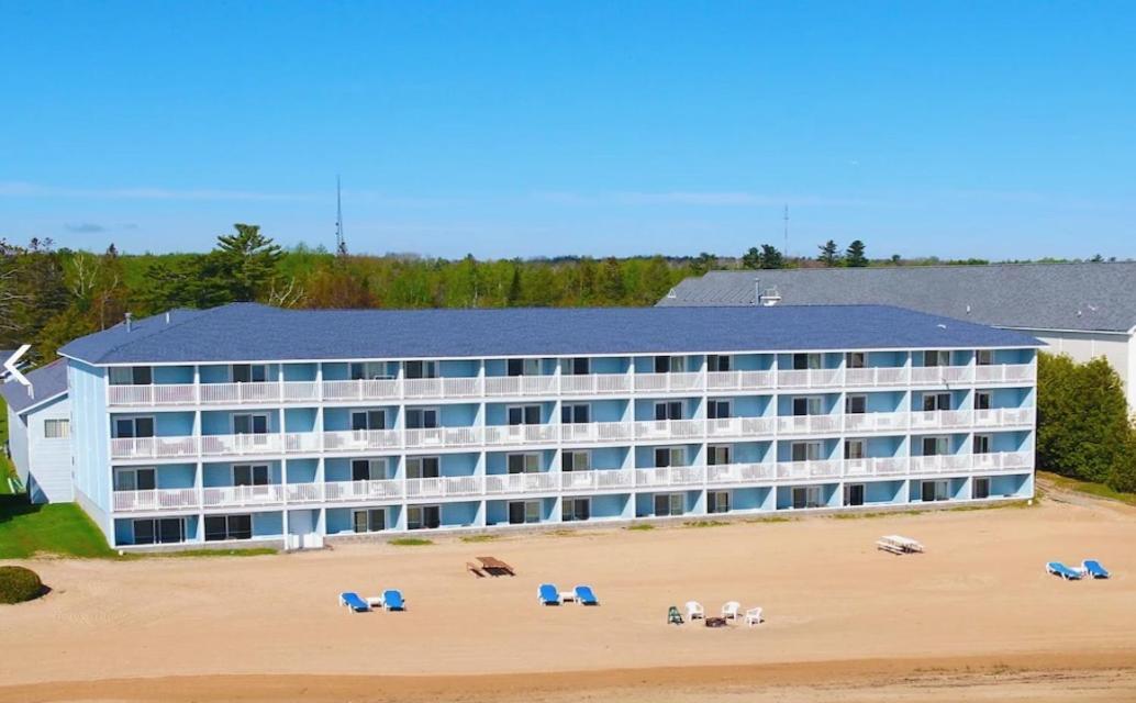 Grand Mackinaw Beachfront And Waterpark Mackinaw City Luaran gambar